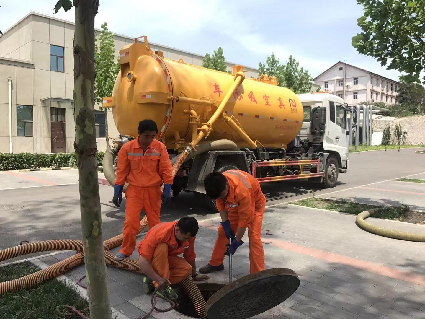 乌审化粪池清理与5-8吨吸粪车施工效率分析